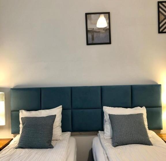Quarto Triplo Estandar, Krakow Apartments & Rooms