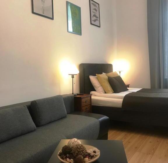 חדר סטנדרט לארבעה, Krakow Apartments & Rooms