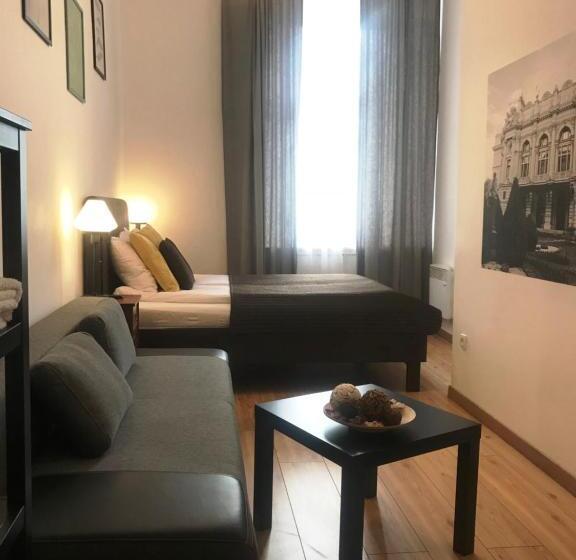 חדר סטנדרט לארבעה, Krakow Apartments & Rooms