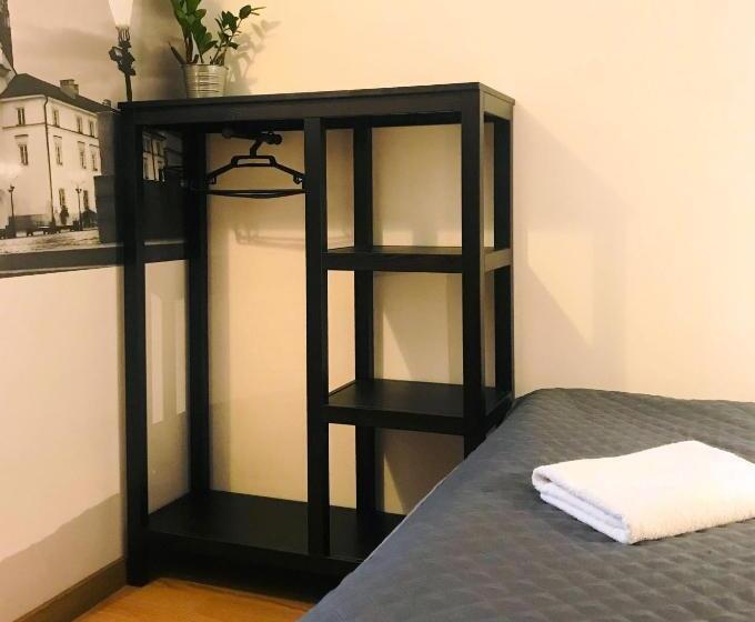 Quarto Triplo Estandar Banheiro Compartilhado, Krakow Apartments & Rooms