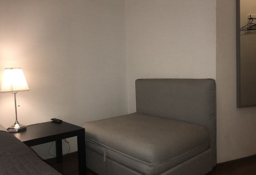 Quarto Triplo Estandar, Krakow Apartments & Rooms