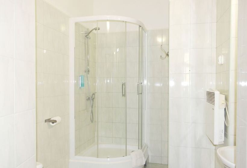 חדר סטנדרט לארבעה, Krakow Apartments & Rooms