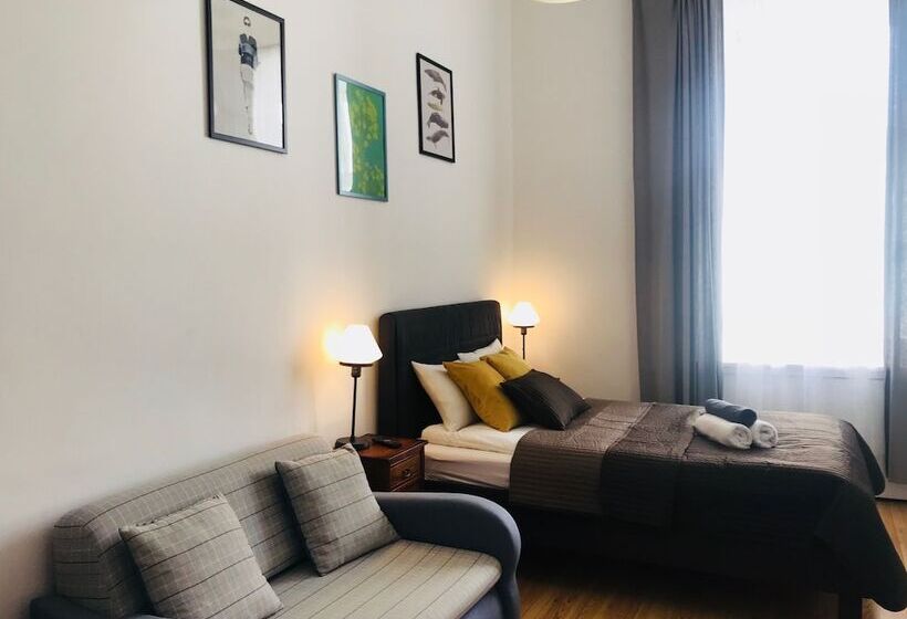 חדר סטנדרט לארבעה, Krakow Apartments & Rooms