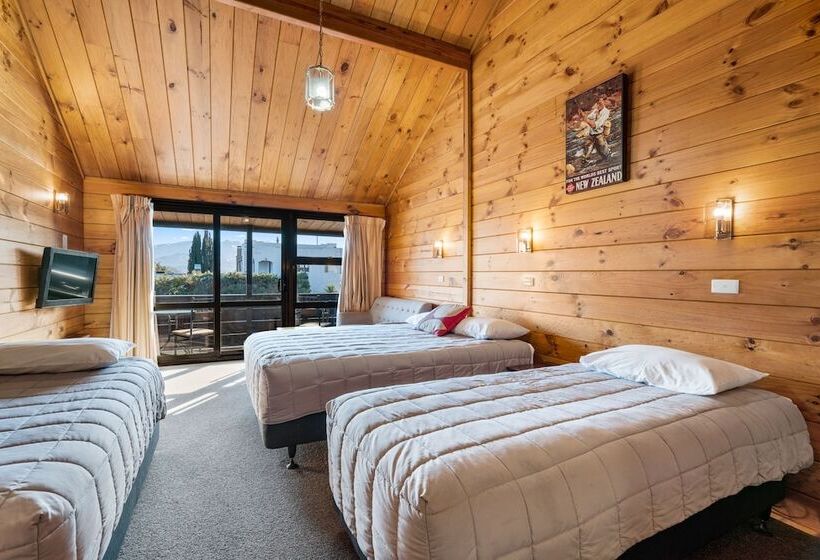 家庭间, Aspiring Lodge Motel