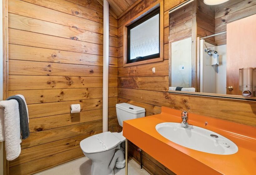 家庭间, Aspiring Lodge Motel