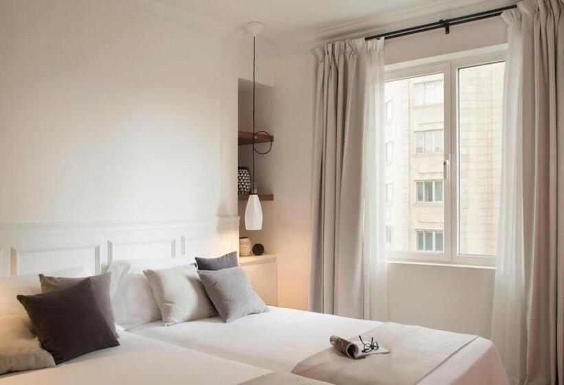 اتاق لوکس, Dear Hotel Madrid