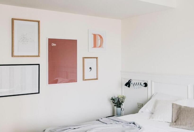 اتاق لوکس, Dear Hotel Madrid