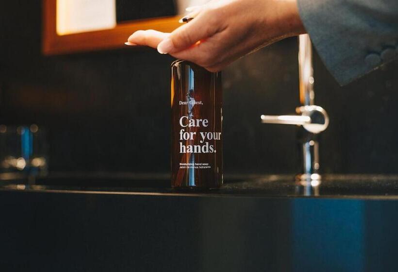 اتاق پرمیوم, Dear Hotel Madrid