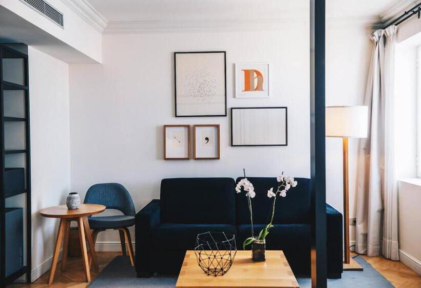 اتاق پرمیوم, Dear Hotel Madrid