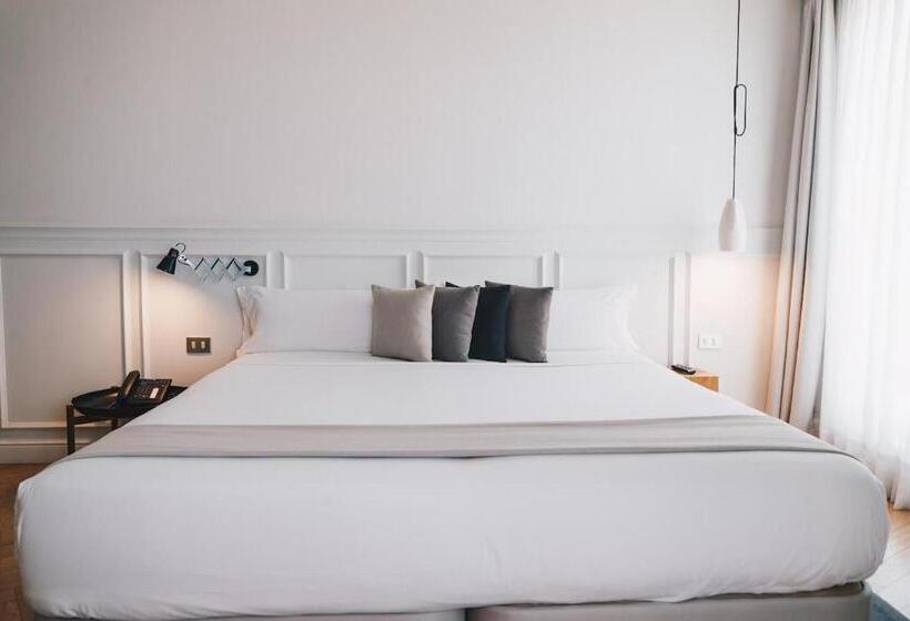 اتاق پرمیوم, Dear Hotel Madrid