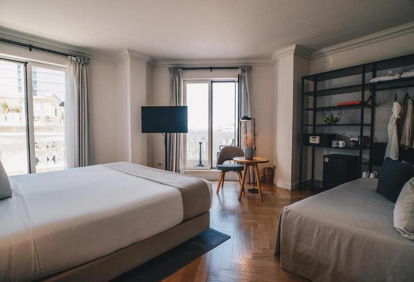 اتاق پرمیوم, Dear Hotel Madrid