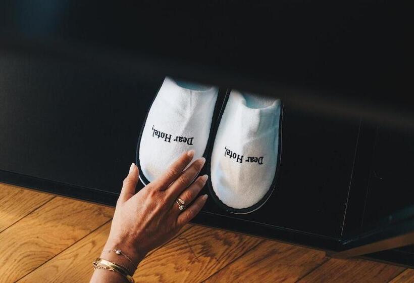 سوئیت با تخت بزرگ, Dear Hotel Madrid