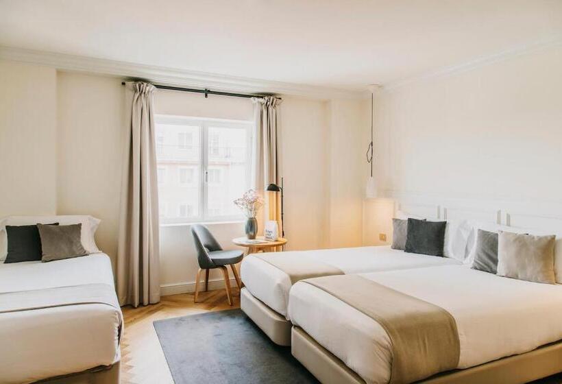 اتاق لوکس سه تخته, Dear Hotel Madrid