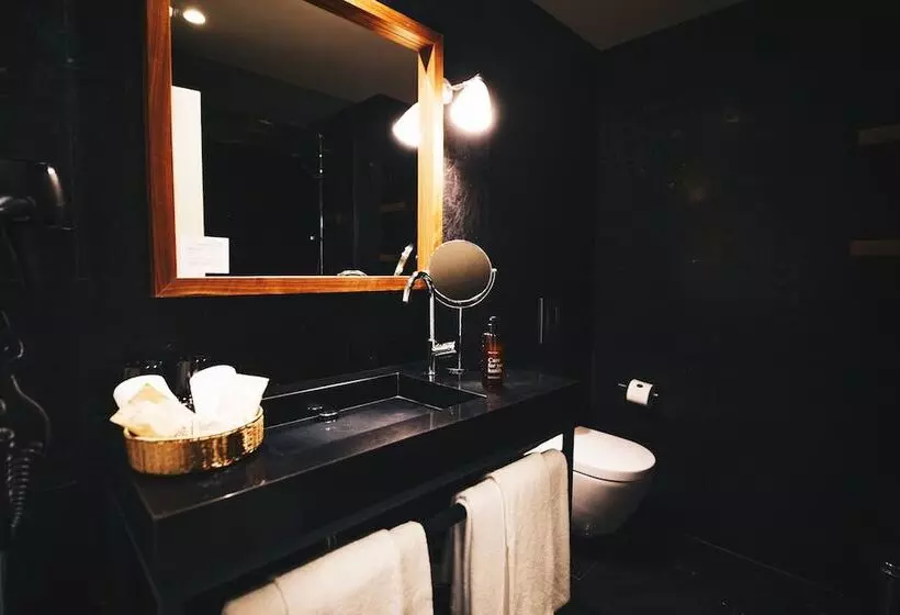 اتاق لوکس سه تخته, Dear Hotel Madrid