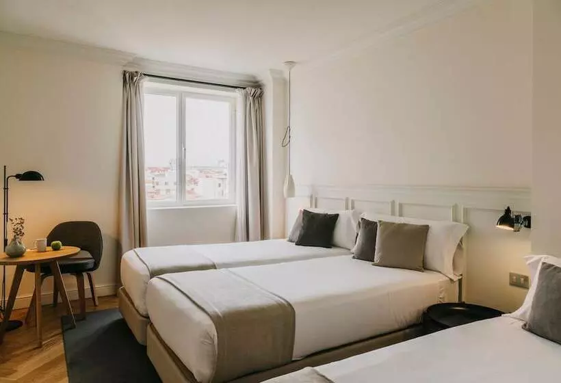 اتاق لوکس سه تخته, Dear Hotel Madrid