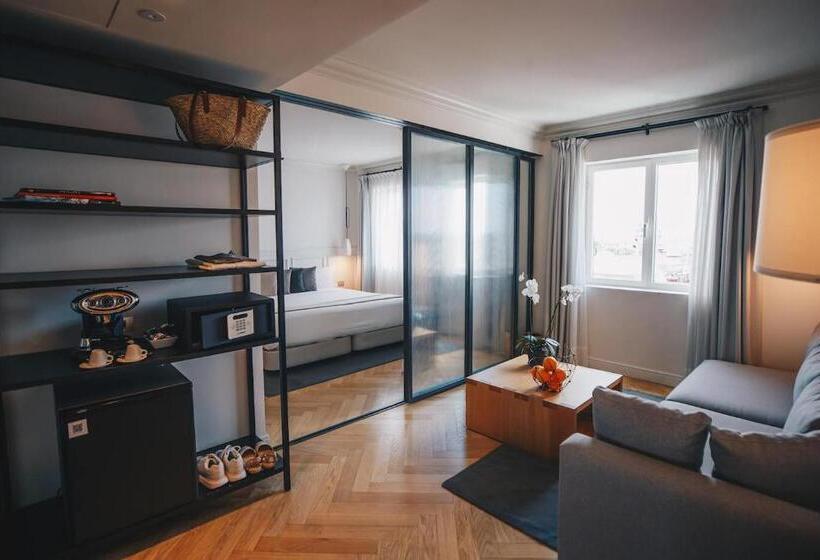 سوئیت با تخت بزرگ, Dear Hotel Madrid