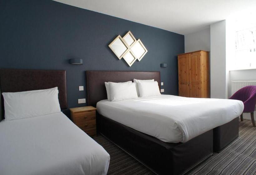 חדר סטנדרט לשלושה, Applewood