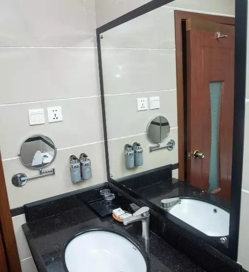 اتاق استاندارد با تخت بزرگ, Best Western Plus Paramount