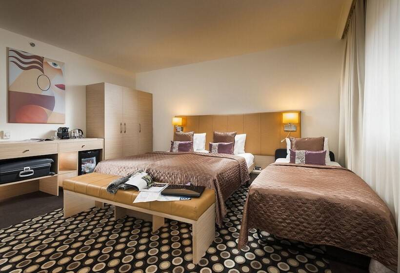 高级三人间, Bo33 Hotel Family & Suites