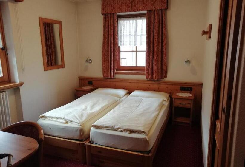 经济房, Garni Baita Cecilia