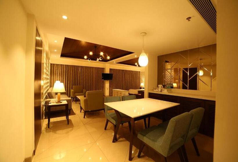 Suite Real, The Lagoona Resort