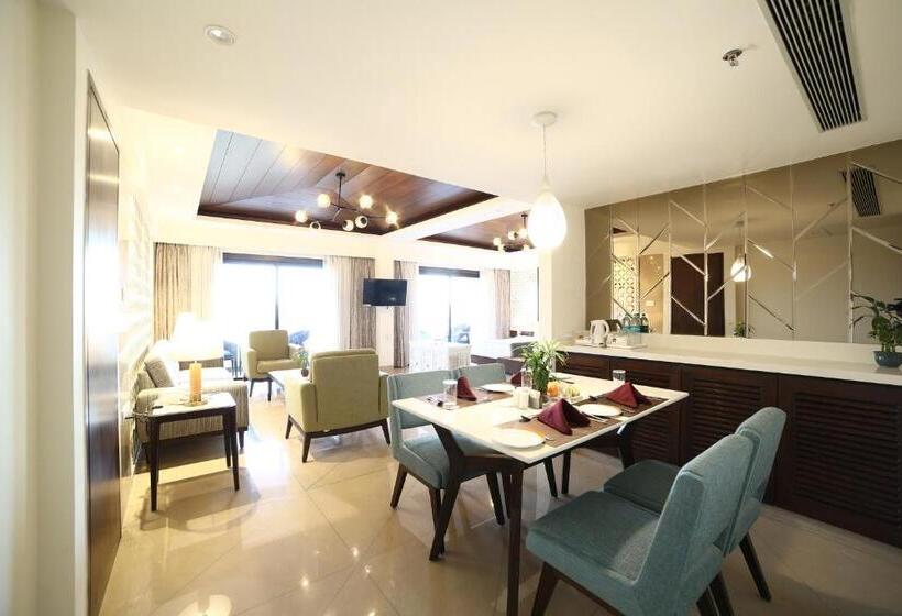 Suite Real, The Lagoona Resort