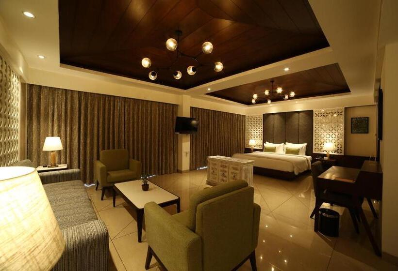 Suite Real, The Lagoona Resort