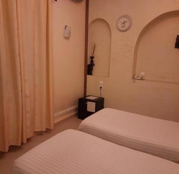 اتاق استاندارد, Les Ambassadeurs