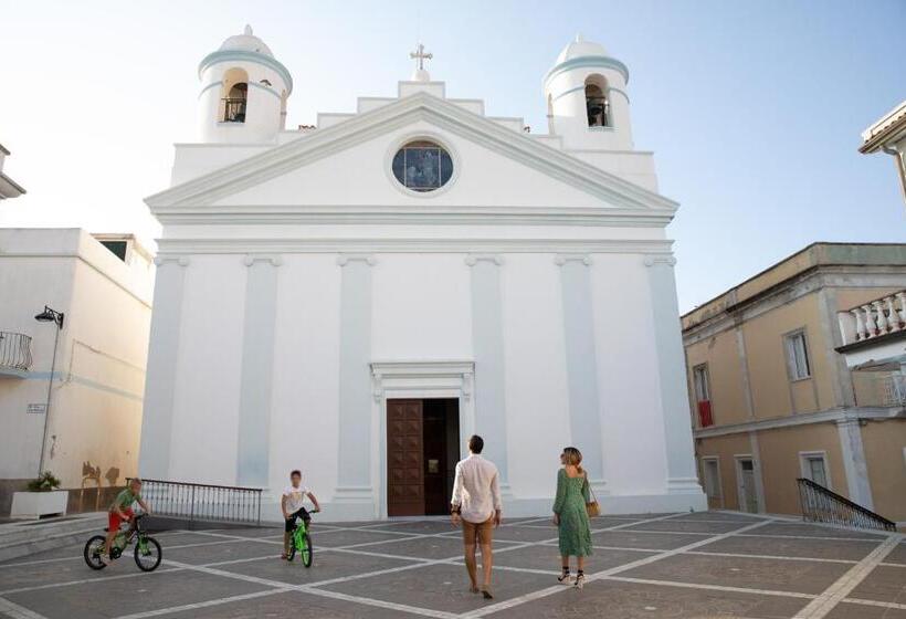 غرفة أساسية, Lu  Hotel Maladroxia