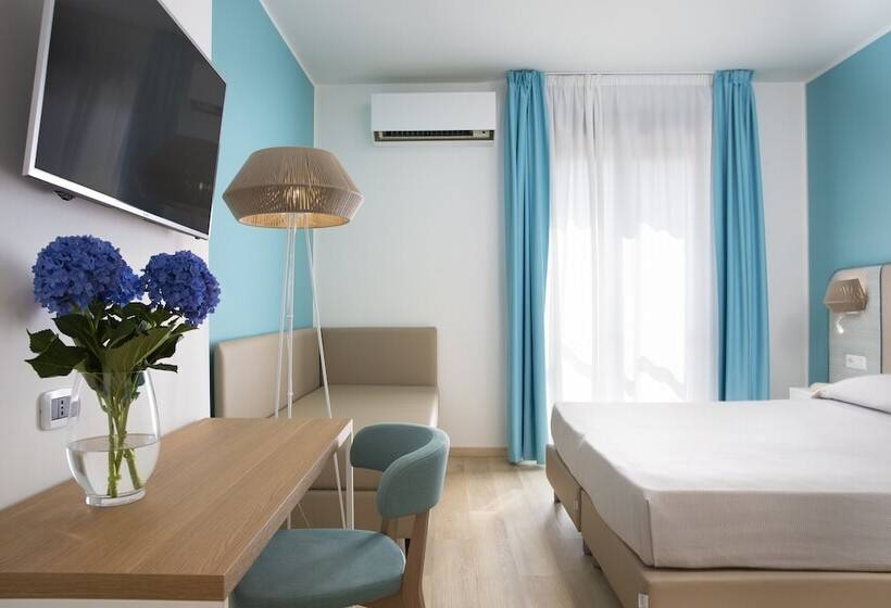 غرفة ديلوكس مطلّة علي البحر, Lu  Hotel Maladroxia