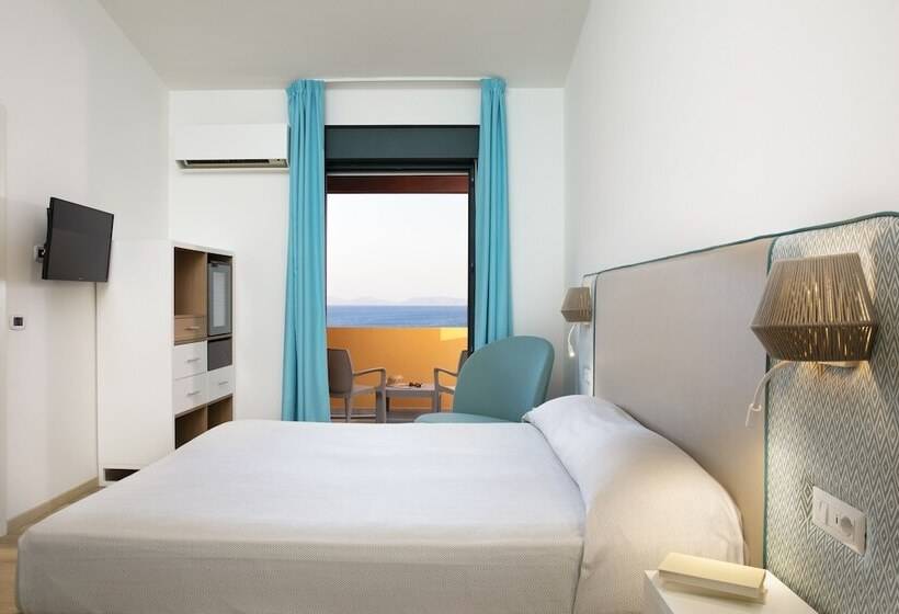 غرفة ديلوكس ثلاثية مطلة على البحر, Lu  Hotel Maladroxia