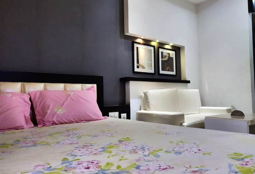 غرفة سوبيريور, Rockland