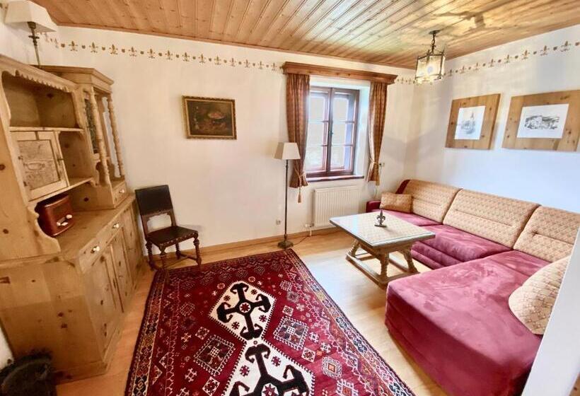 جناح, Schloss Thannegg