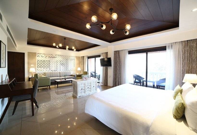 Suite Real, The Lagoona Resort