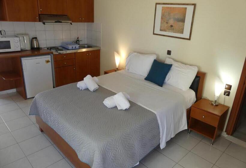 חדר משפחתי, Katerina