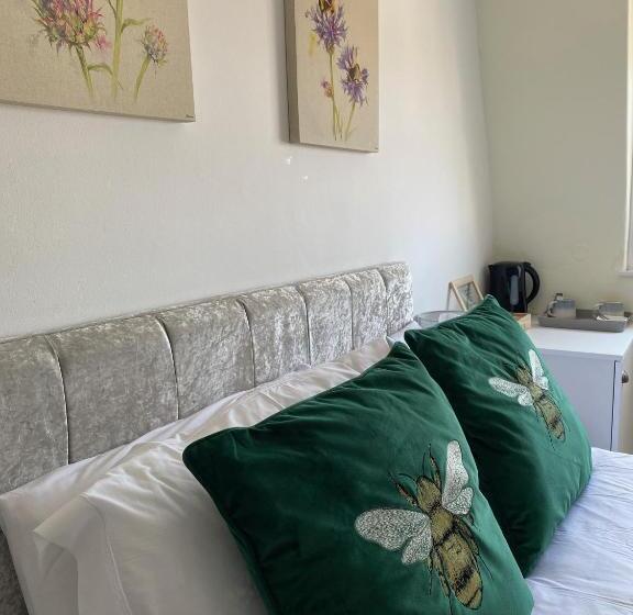 غرفة أساسية, The Wadham