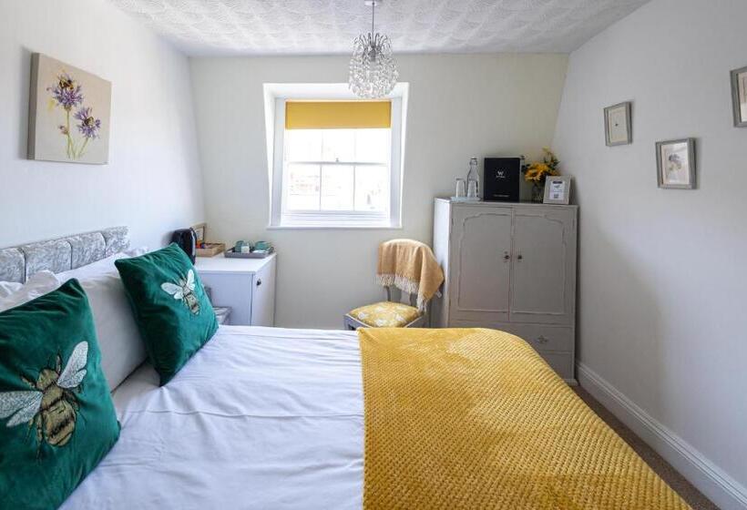 غرفة أساسية, The Wadham