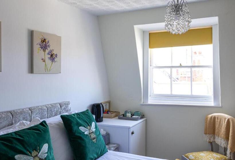 غرفة أساسية, The Wadham