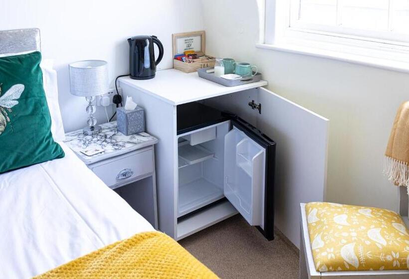 غرفة أساسية, The Wadham