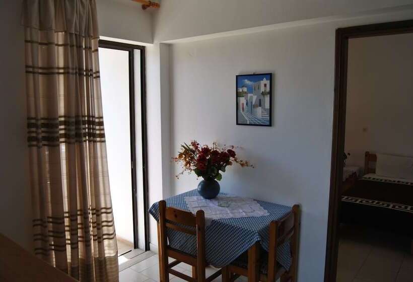 标准工作室, Stergia Apartments