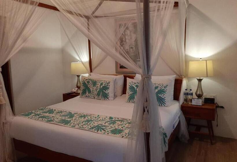 מיטת קינג בסוויטה, Toto Blue Hotel Boutique