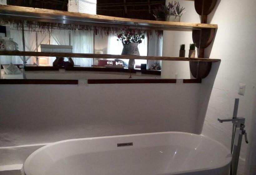 סוויטה, Toto Blue Hotel Boutique