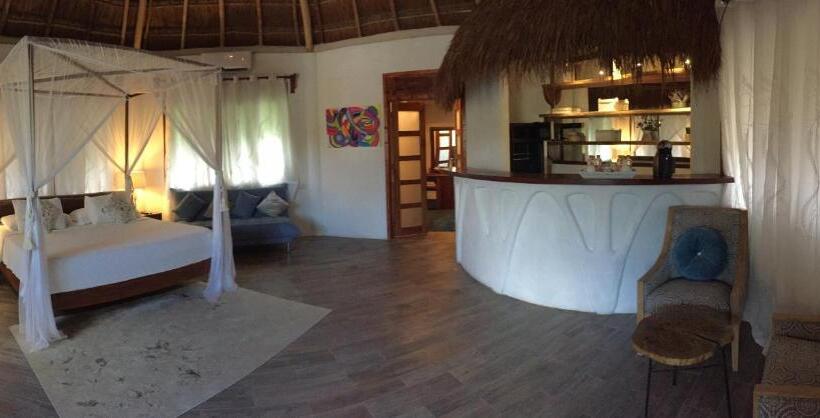 סוויטה, Toto Blue Hotel Boutique