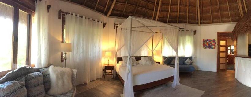 סוויטה, Toto Blue Hotel Boutique