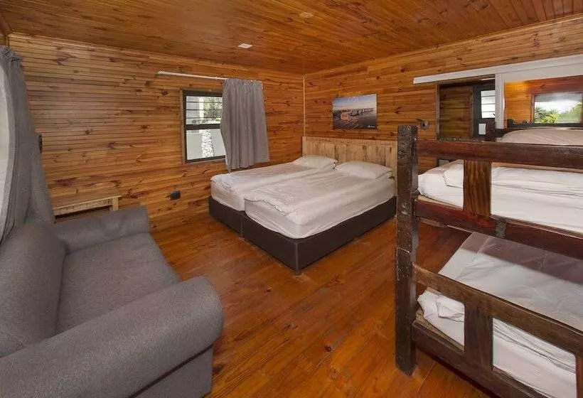 اتاق خانوادگی, Lungile Backpackers Lodge
