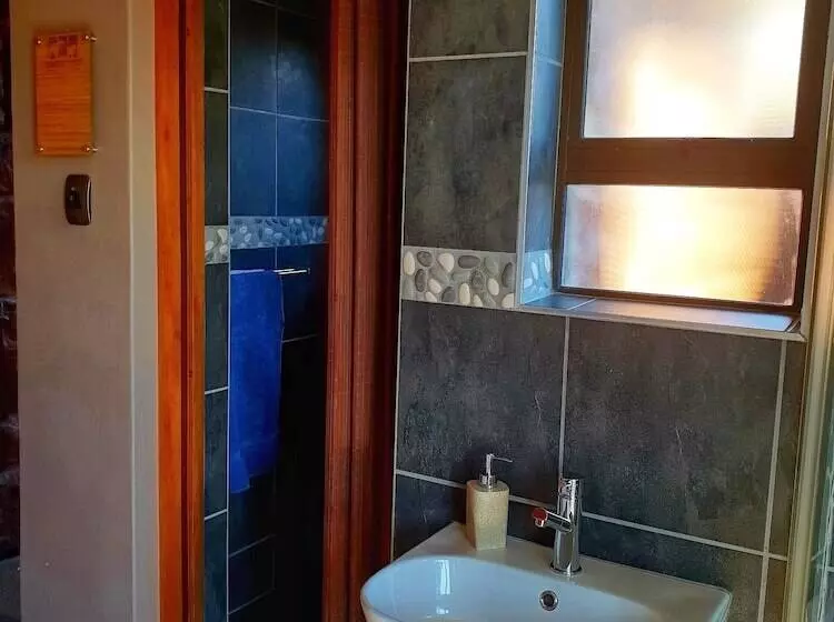 اتاق استاندارد, Lungile Backpackers Lodge