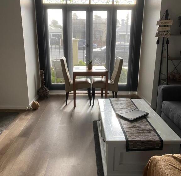 آپارتمان 1 خوابه, Banyan Place