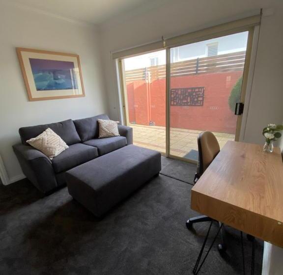 آپارتمان 1 خوابه, Banyan Place