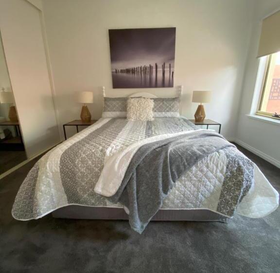 آپارتمان 1 خوابه, Banyan Place