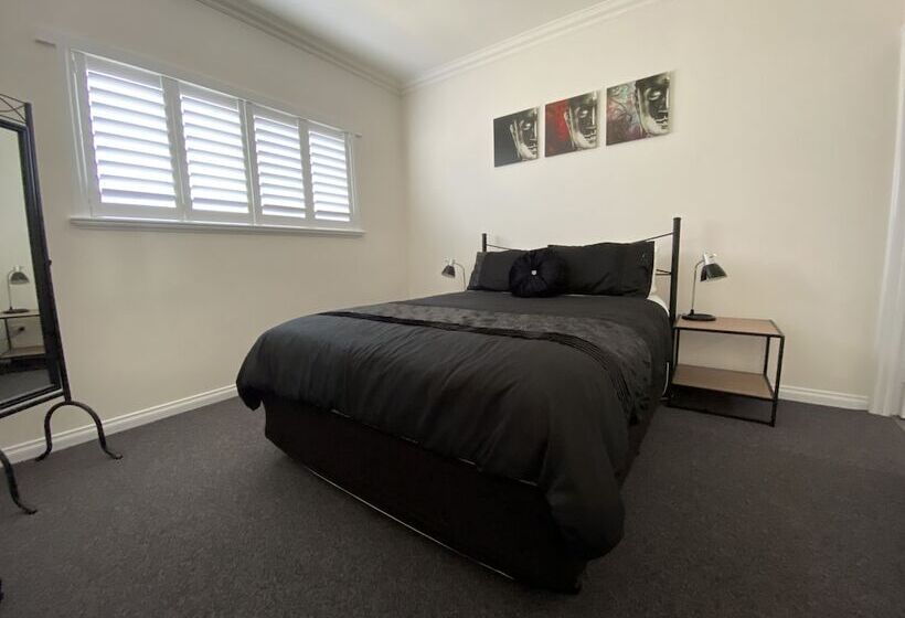 آپارتمان 1 خوابه, Banyan Place